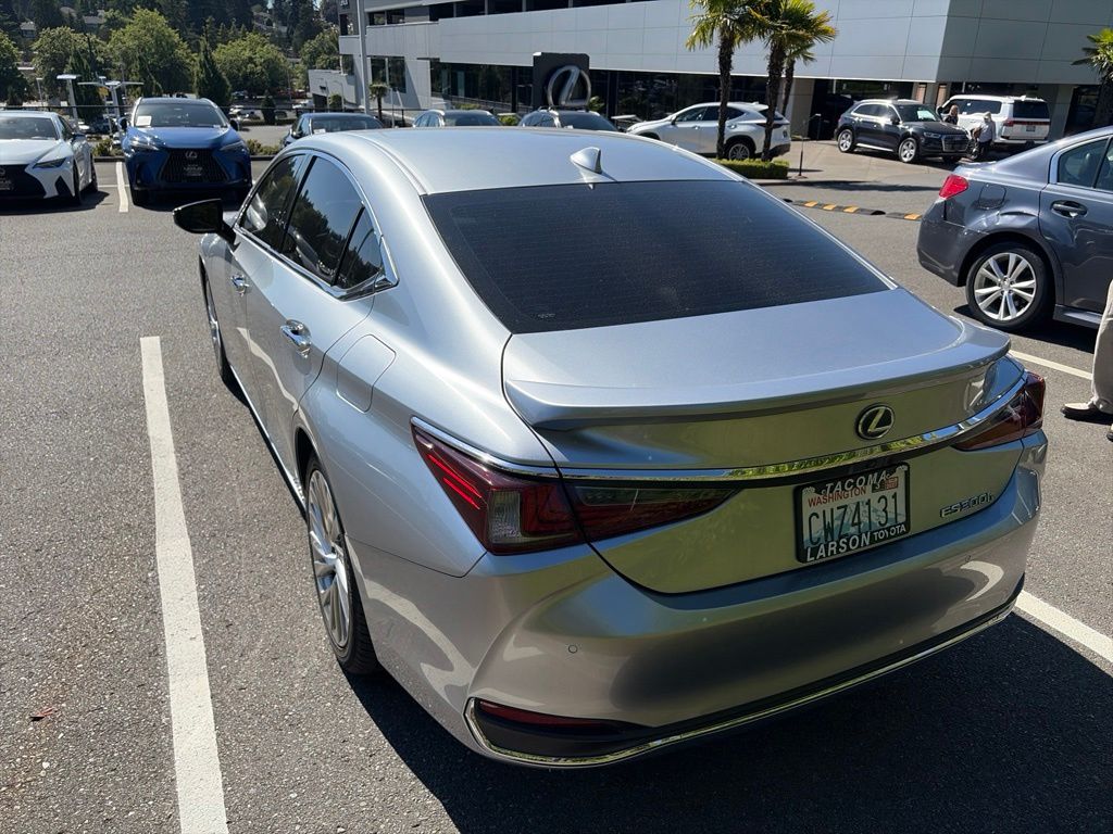 lexus es hybrid 2022 58AEA1C15NU026109 image lexus es hybrid 2022 58AEA1C15NU026109 image